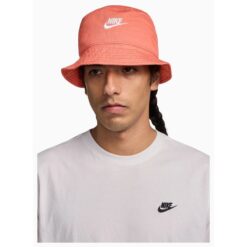 U NK APEX BUCKET SQ FUT WSH L MAGIC EMBER/WHITE